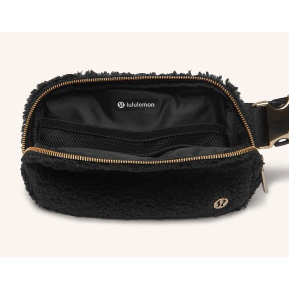 LULULEMON x peloton 
Everywhere Belt Bag Fleece - Picture 4 of 6